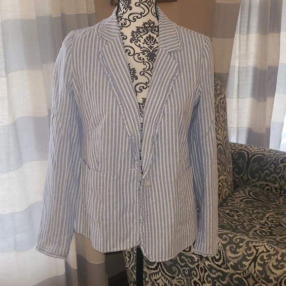 crown & ivy Jackets & Blazers - Crown & Ivy linen sz 2 blue white seersucker blazer